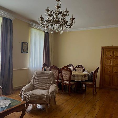 Guesthouse Kostava 72 Kazbegi Eksteriør billede