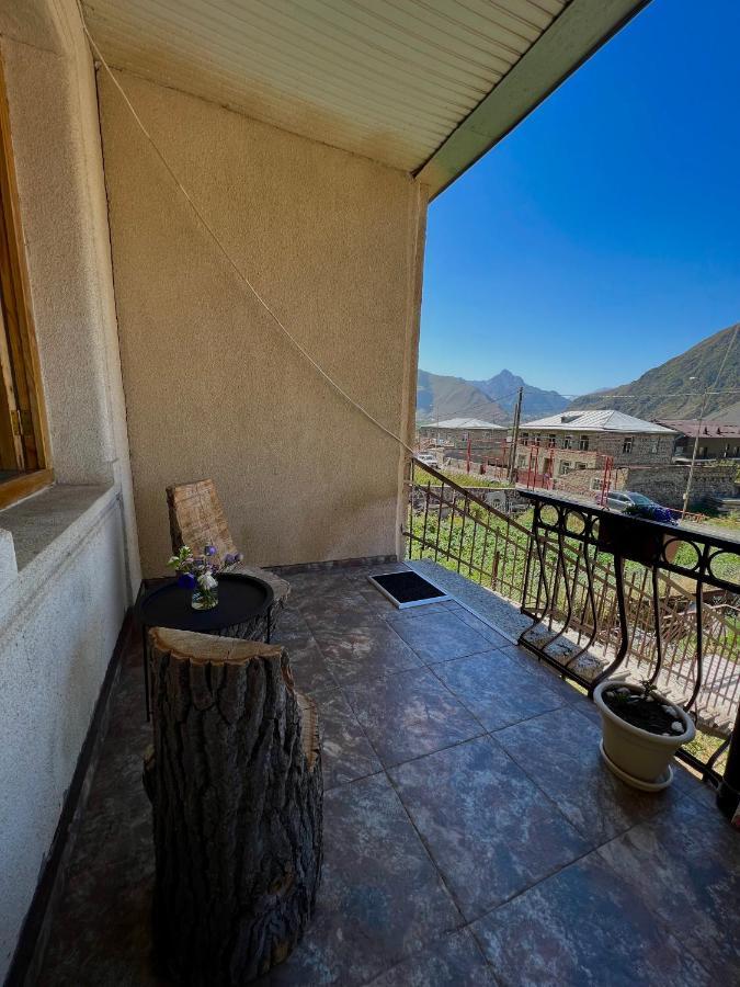 Guesthouse Kostava 72 Kazbegi Eksteriør billede
